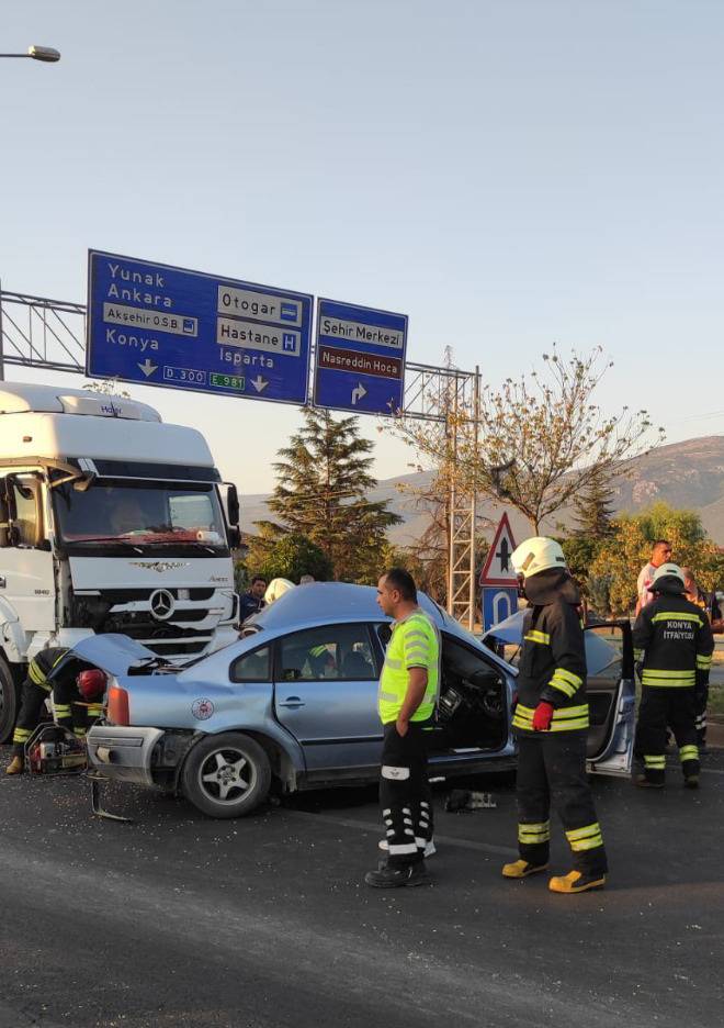 Konya’daki feci kazada can veren anne ve oğlu toprağa verildi 5